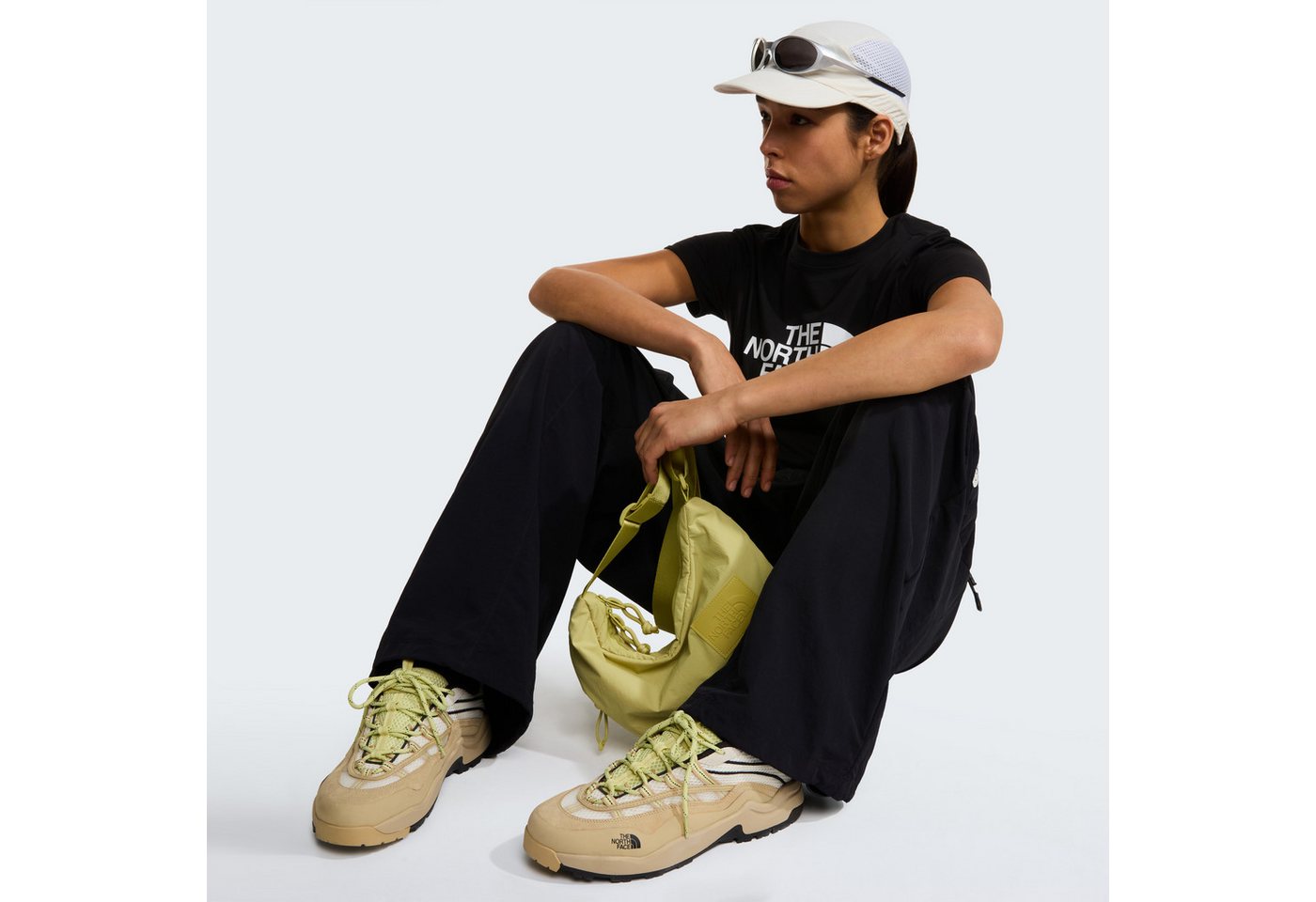The North Face T-Shirt W EVOLUTION HALF DOME SLIM SHORT SLEEVE TEE schmaler Schnitt, kurze Ärmel, atmungsaktives Material – Bild 4 von 5