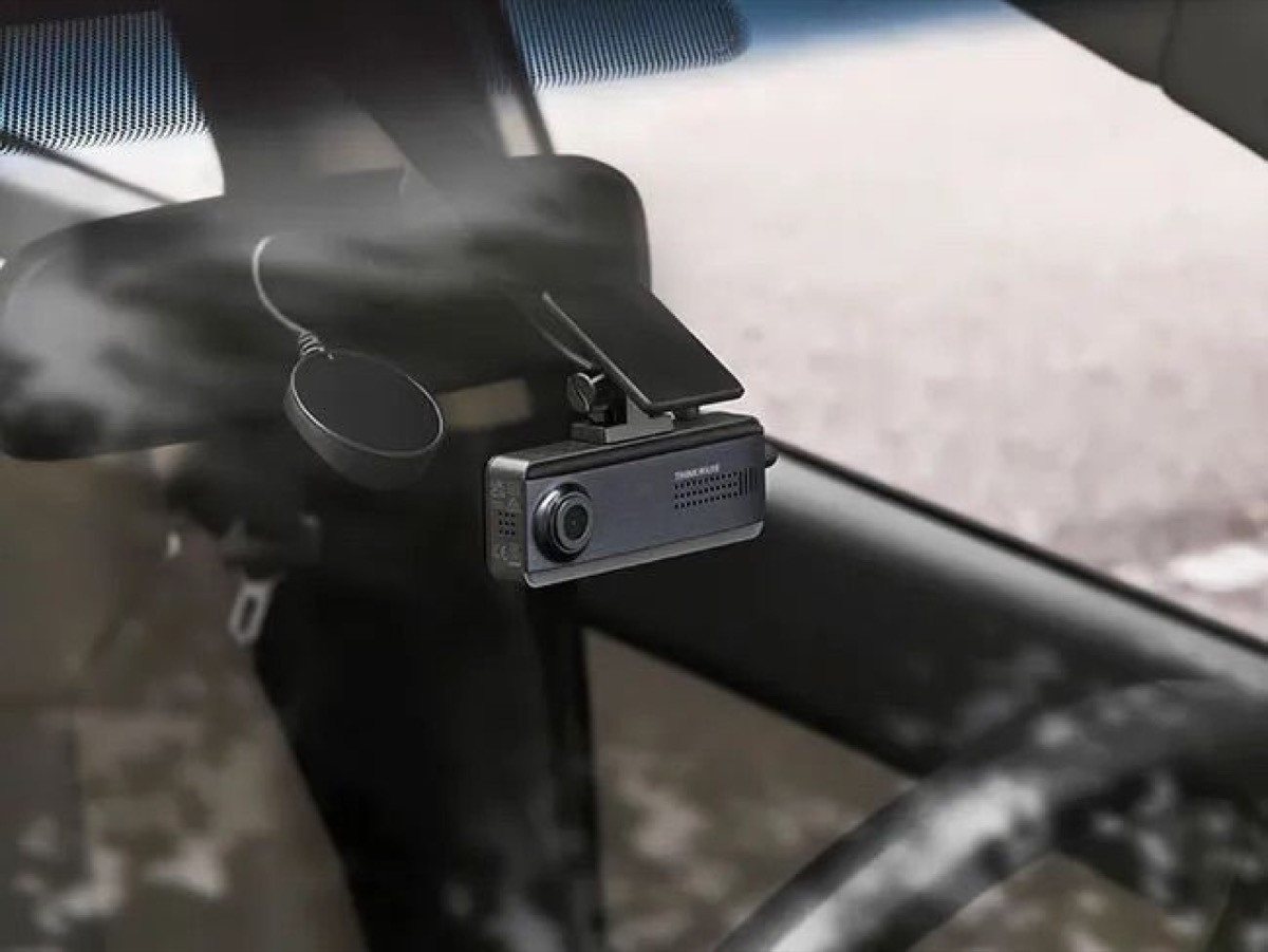 Thinkware Q200 Front & Rear Dashcam (2K QHD, WLAN (Wi-Fi), Bluetooth, Parküberwachung, Bewegungs- und Aufprallerkennung, Super Night Vision) – Bild 2 von 4