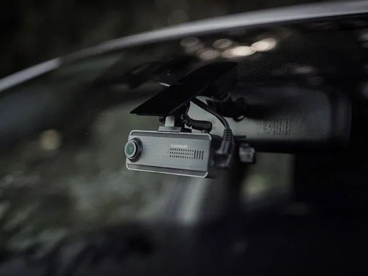 Thinkware Q200 Front & Rear Dashcam (2K QHD, WLAN (Wi-Fi), Bluetooth, Parküberwachung, Bewegungs- und Aufprallerkennung, Super Night Vision) – Bild 3 von 4