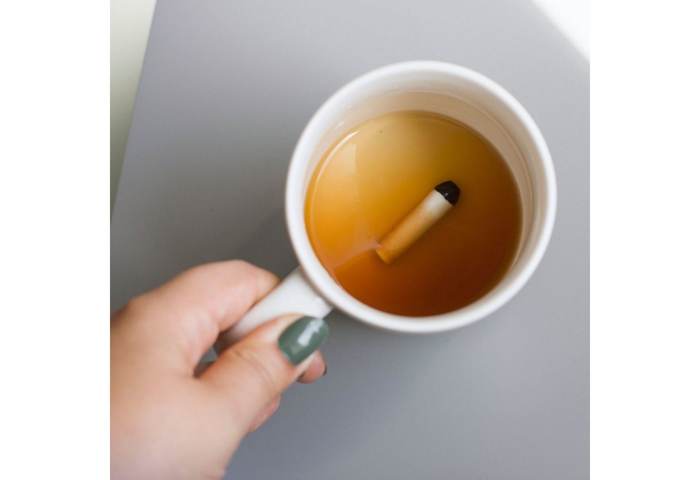 Thumbs Up Tasse Tasse "Gross Mug" - Zigarette, Keramik, mit Zigarettenattrappe – Bild 2 von 4