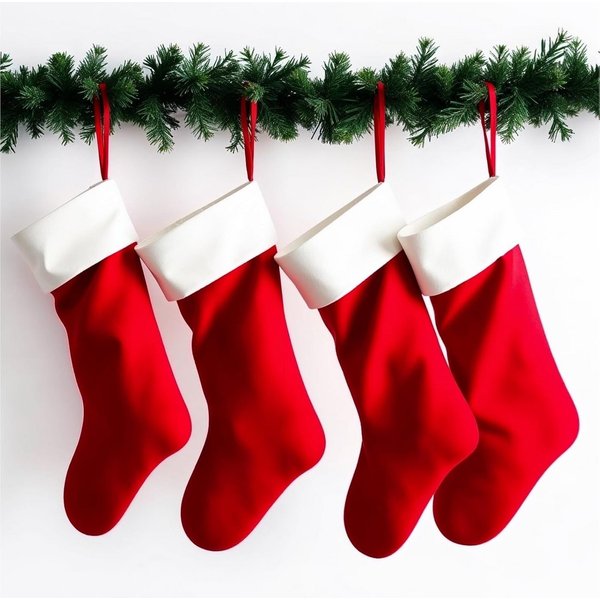 TK Gruppe Hänge-Weihnachtsbaum 4 Weihnachtsstrümpfe zum Befüllen und Aufhängen für Nikolaus (Set, 4 St., 4er Set)