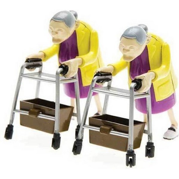 TOBAR Dekofigur Racing Grannies - rasende Omas
