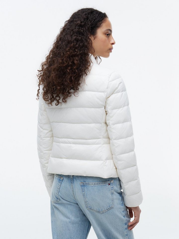 Tommy Hilfiger Daunenjacke LW DOWN PACKABLE JACKET aus pflegeleichter Kunstfaser, leichte Steppqualität – Bild 2 von 5