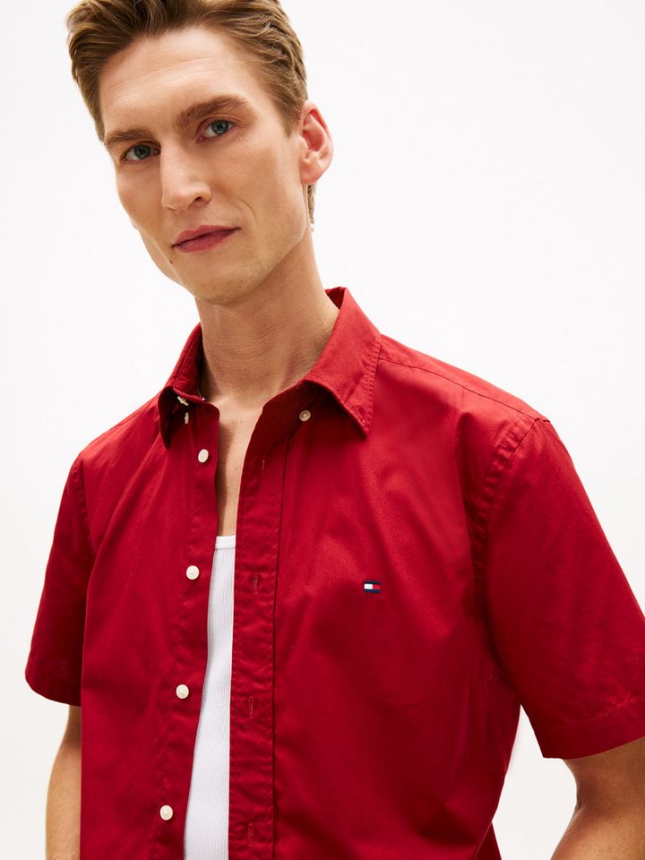 Tommy Hilfiger Kurzarmhemd FLEX POPLIN SOLID Regular fit mit Button-Down-Kragen – Bild 2 von 5