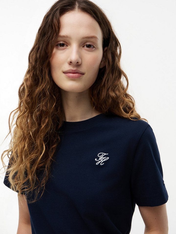 Tommy Hilfiger Kurzarmshirt TH SCRIPT REG C-NK SS TEE Baumwollmischung, regular fit – Bild 3 von 5