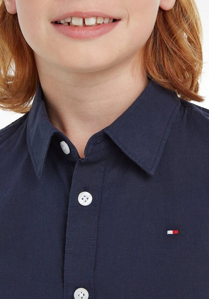 Tommy Hilfiger Langarmhemd SOLID STRETCH POPLIN SHIRT L/S mit Logo-Stickerei für Kinder bis 16 Jahre – Bild 3 von 5