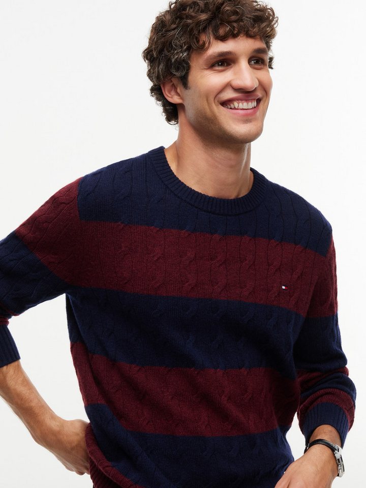 Tommy Hilfiger Rundhalspullover LAMBSWOOL CABLE CREW aus reiner Lammwolle mit Zopfmuster – Bild 2 von 5