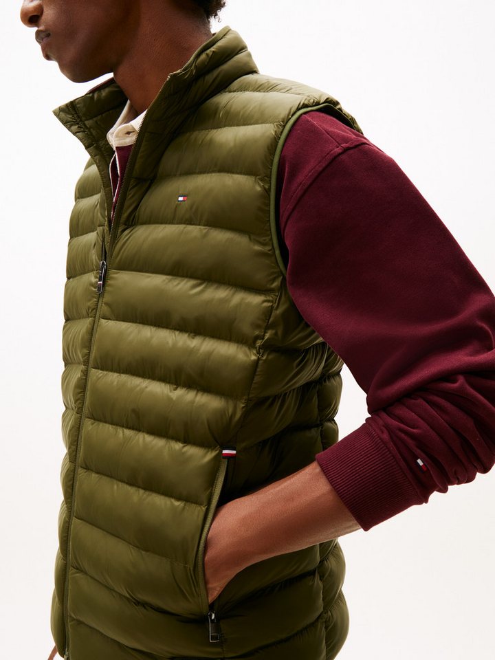 Tommy Hilfiger Steppweste PACKABLE RECYCLED VEST mit Logostickerei – Bild 2 von 5