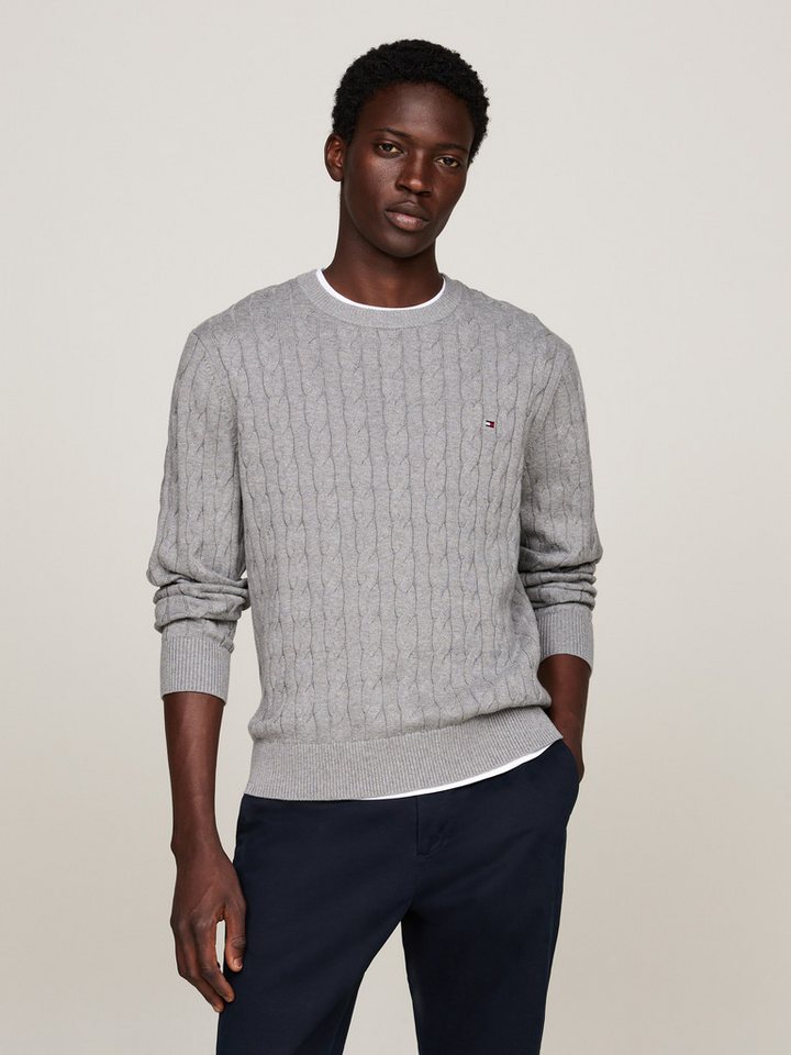 Tommy Hilfiger Strickpullover CLASSIC CABLE CREW NECK mit Strukturstrick und Flaglabel unifarben, casual, regular fit, Baumwolle, Rundhals – Bild 2 von 5