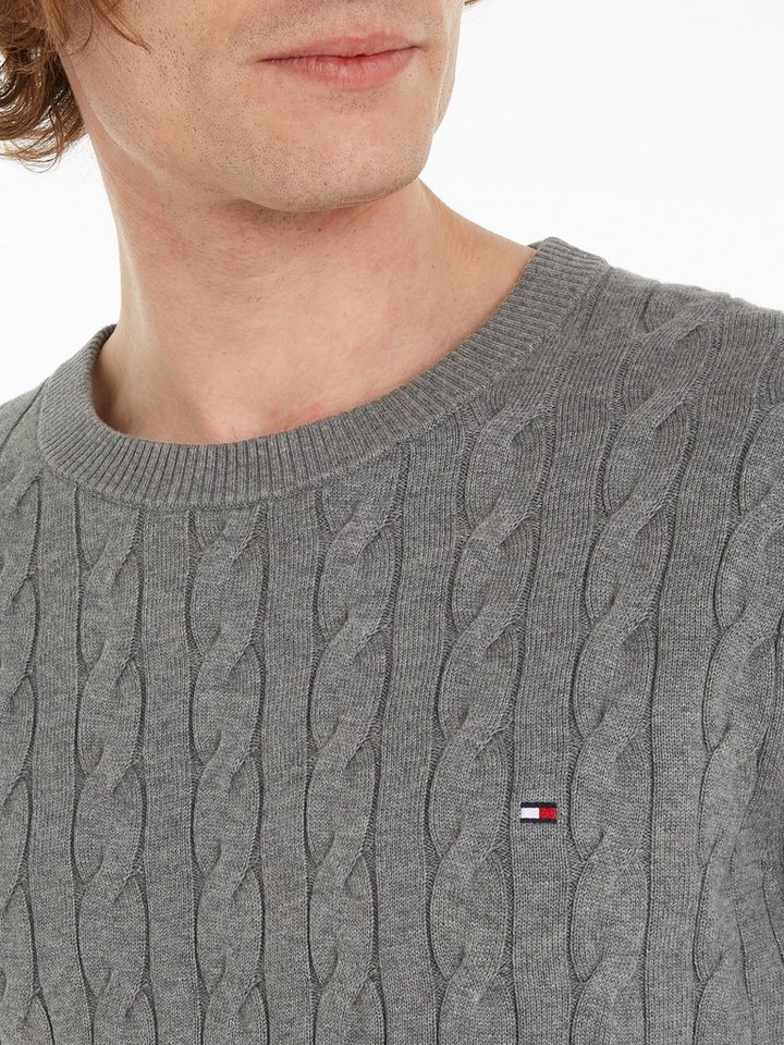 Tommy Hilfiger Strickpullover CLASSIC CABLE CREW NECK mit Strukturstrick und Flaglabel unifarben, casual, regular fit, Baumwolle, Rundhals – Bild 3 von 5