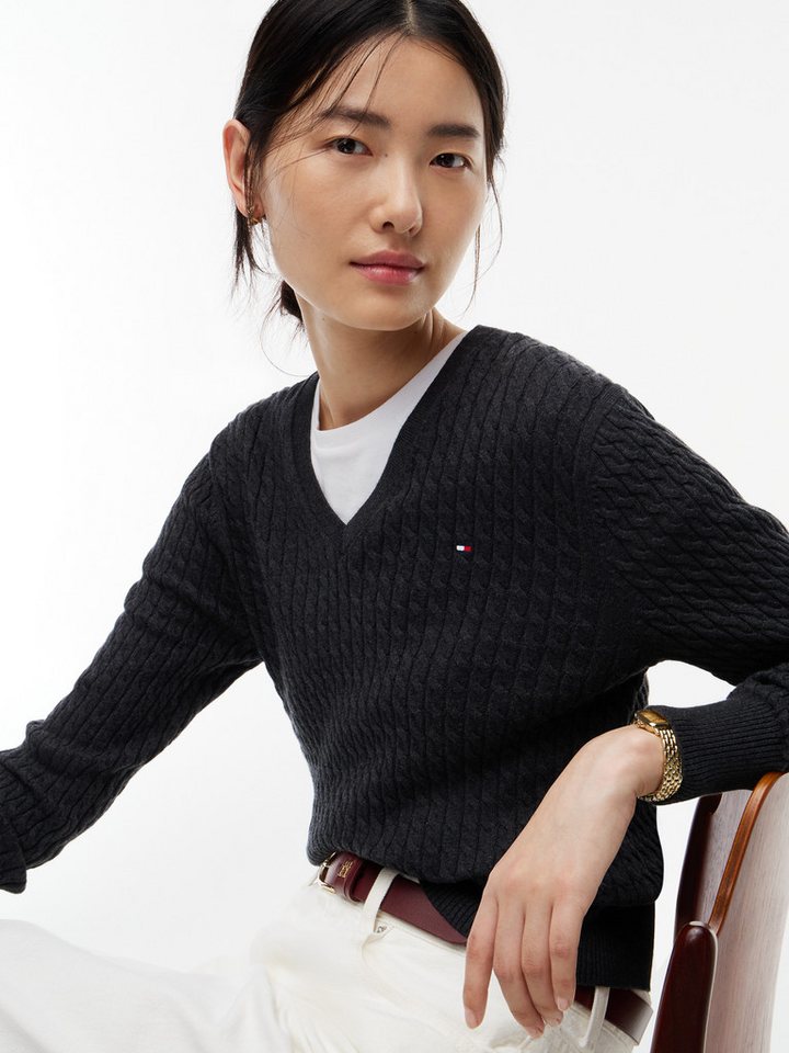 Tommy Hilfiger Strickpullover CO CABLE FINE GG V-NK LS SWT Baumwolle, mit Zopfmuster – Bild 5 von 5