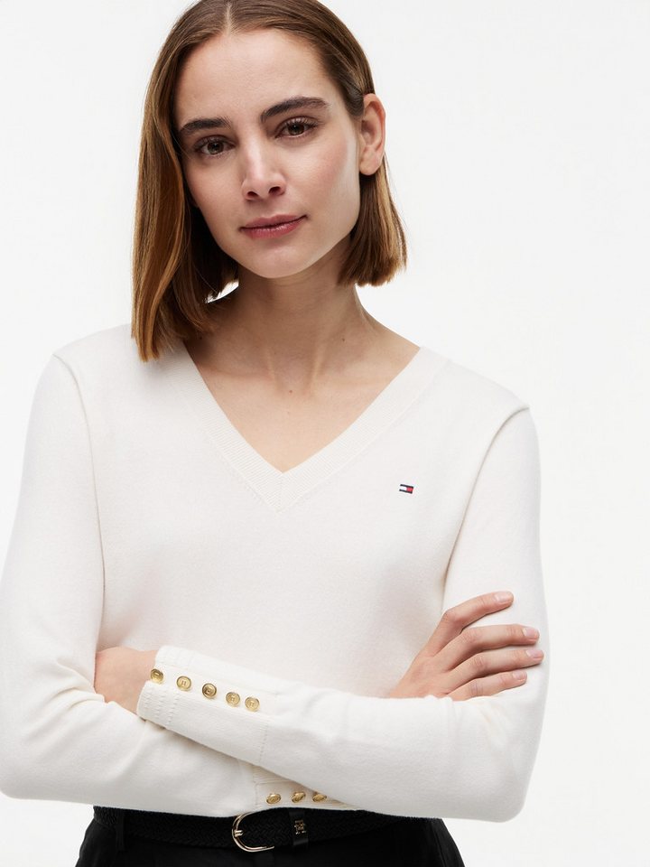 Tommy Hilfiger Strickpullover STITCH V-NECK mit Knopfdetail am Ärmel, Regular Fit – Bild 3 von 5
