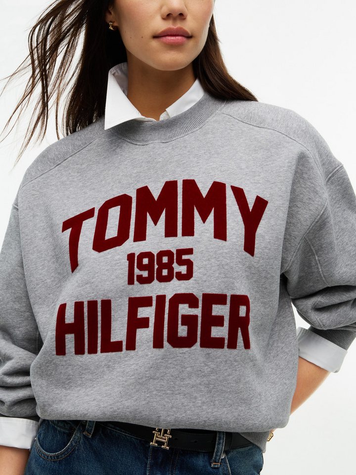 Tommy Hilfiger Sweatshirt VARSITY FLOCK RLXD SWT Baumwollmischung, relaxed fit – Bild 2 von 5