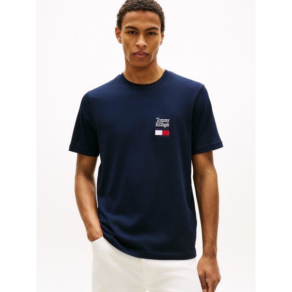 Tommy Hilfiger T-Shirt BRAND LOVE TEXT STACK Regular fit mit Rundhalsausschnitt