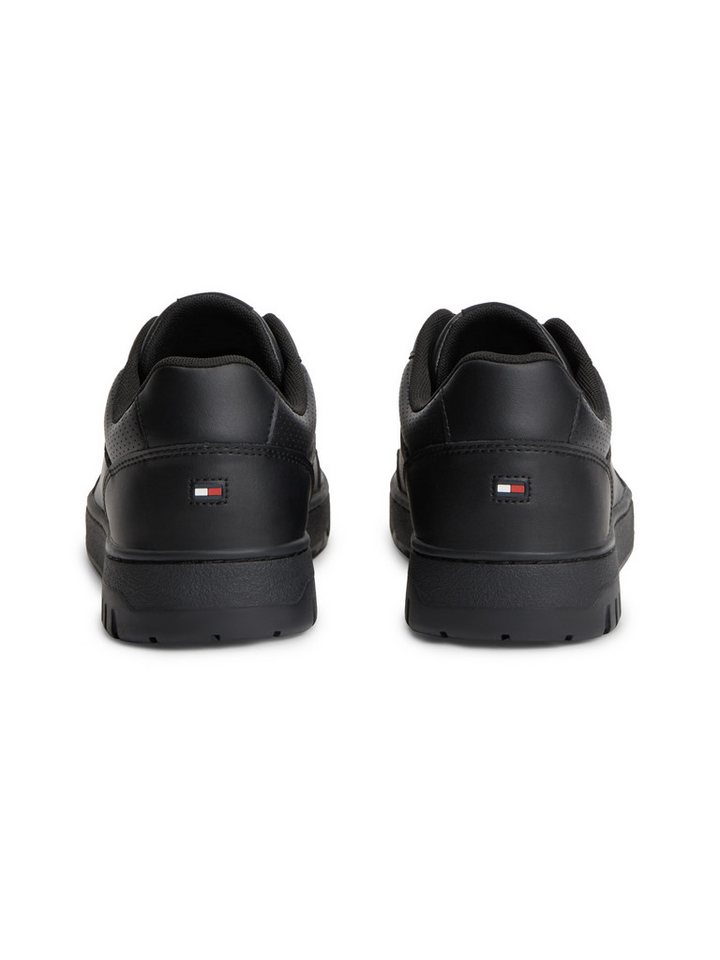 Tommy Hilfiger TH BASKET CORE LEATHER Sneaker Halbschuh, Schnürer mit Perforation am gepolsterten Schaftrand – Bild 2 von 5