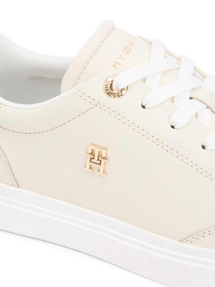 Tommy Hilfiger TH CHIC CUPSOLE Plateausneaker Freizeitschuh, Halbschuh, Schnürschuh mit goldfarbenem TH-Logo – Bild 2 von 5