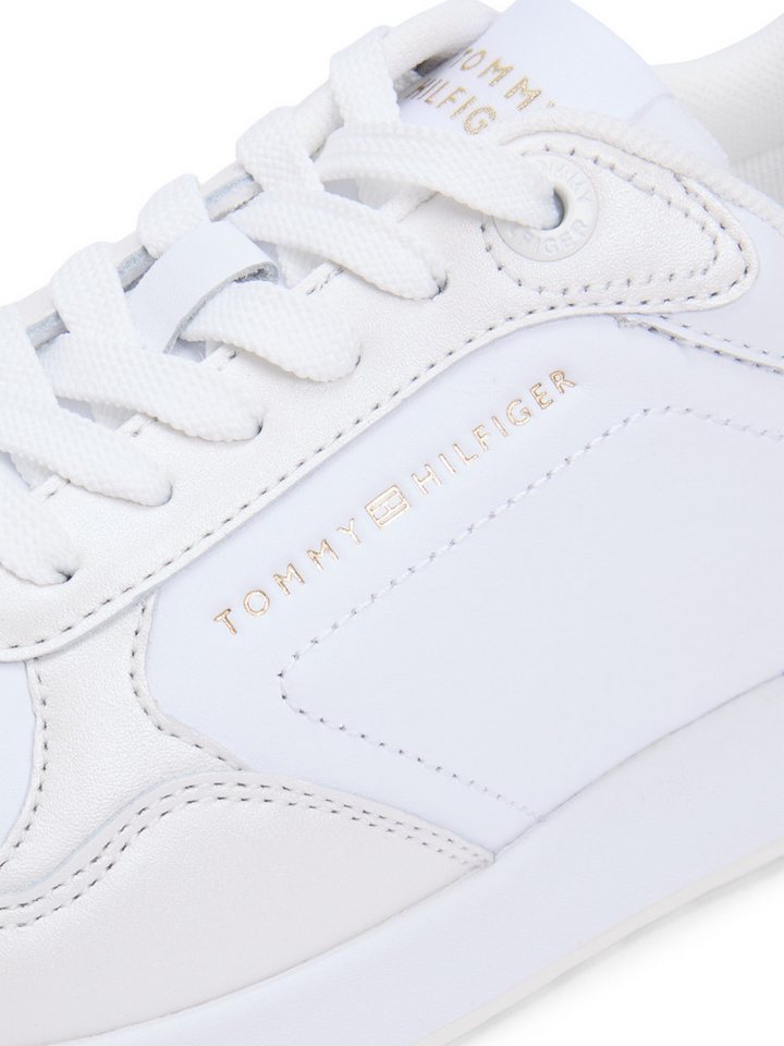 Tommy Hilfiger TH CHIC EVA RUNNER Plateausneaker Freizeitschuh, Halbschuh, Schnürschuh in leicht glänzender Optik – Bild 2 von 5