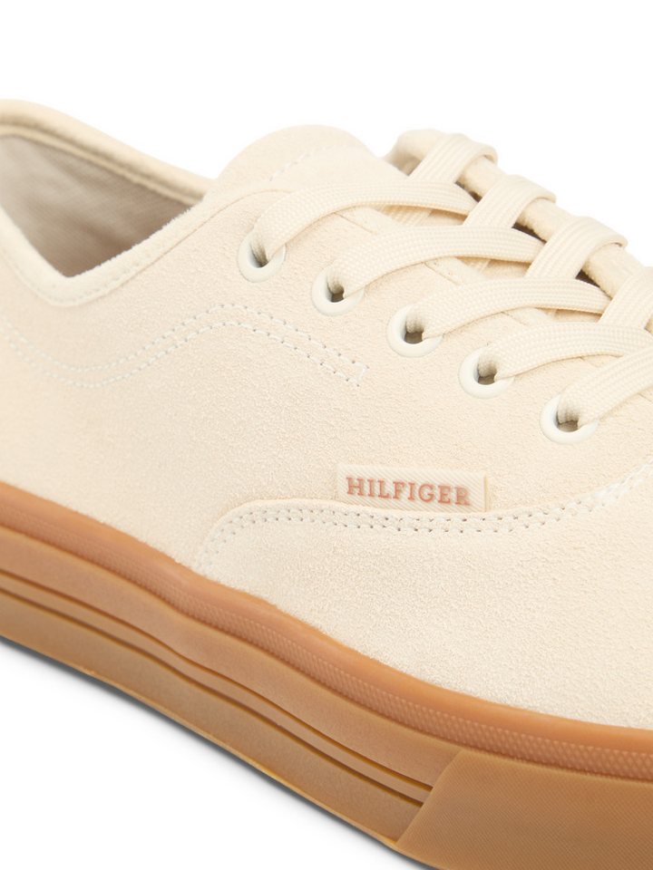 Tommy Hilfiger TH VULC CUP SUEDE Sneaker Freizeitschuh, Halbschuh, Schnürschuh mit honigfarbener Plateausohle – Bild 2 von 5