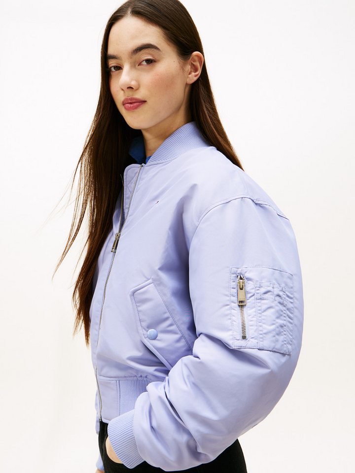 Tommy Jeans Bomberjacke TJW ESSENTIAL BOMBER JACKET Mit Reißverschlusstaschen an den Ärmeln – Bild 2 von 5