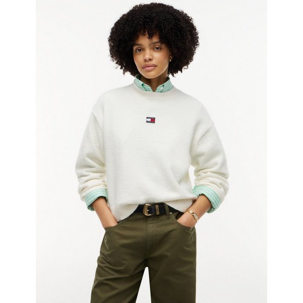 Tommy Jeans Rundhalspullover TJW FLUFFY BADGE SWEATER EXT Materialmix mit Alpaka