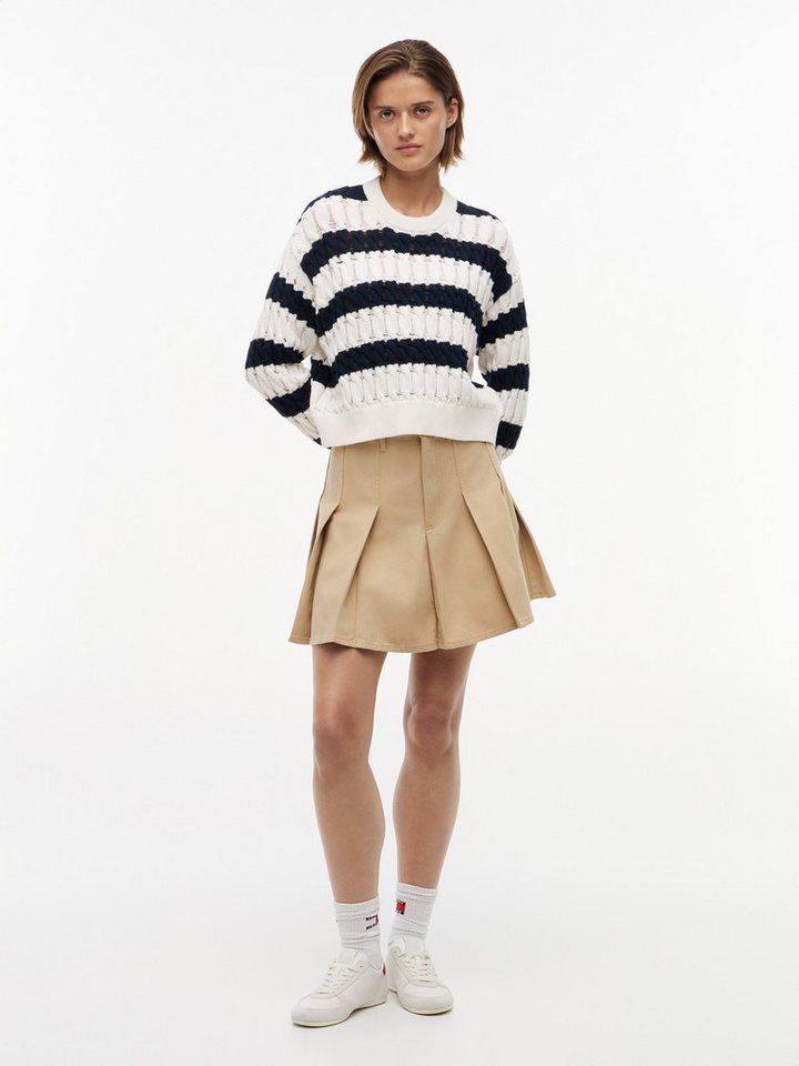 Tommy Jeans Rundhalspullover TJW LOOSE CABLE SWEATER EXT Baumwolle, mit Zopfmuster – Bild 4 von 5