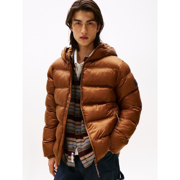 Tommy Jeans Steppjacke HOODED LOGO PUFFER Winterjacke Steppjacke W Regular fit mit Rundhalsausschnitt