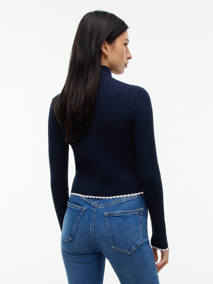 Tommy Jeans Strickjacke TJW MICRO CABLE ZIPTHRU SWTR EXT mit Zopfmuster und Stehkragen – Bild 2 von 5
