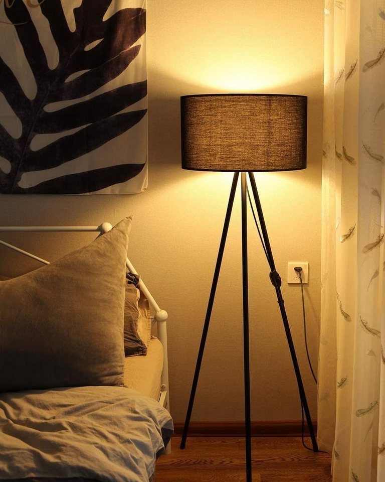 Tomons LED Stehlampe Dimmbar, Stehleuchte mit Dreibeinstativ aus Metall, LED wechselbar – Bild 4 von 5