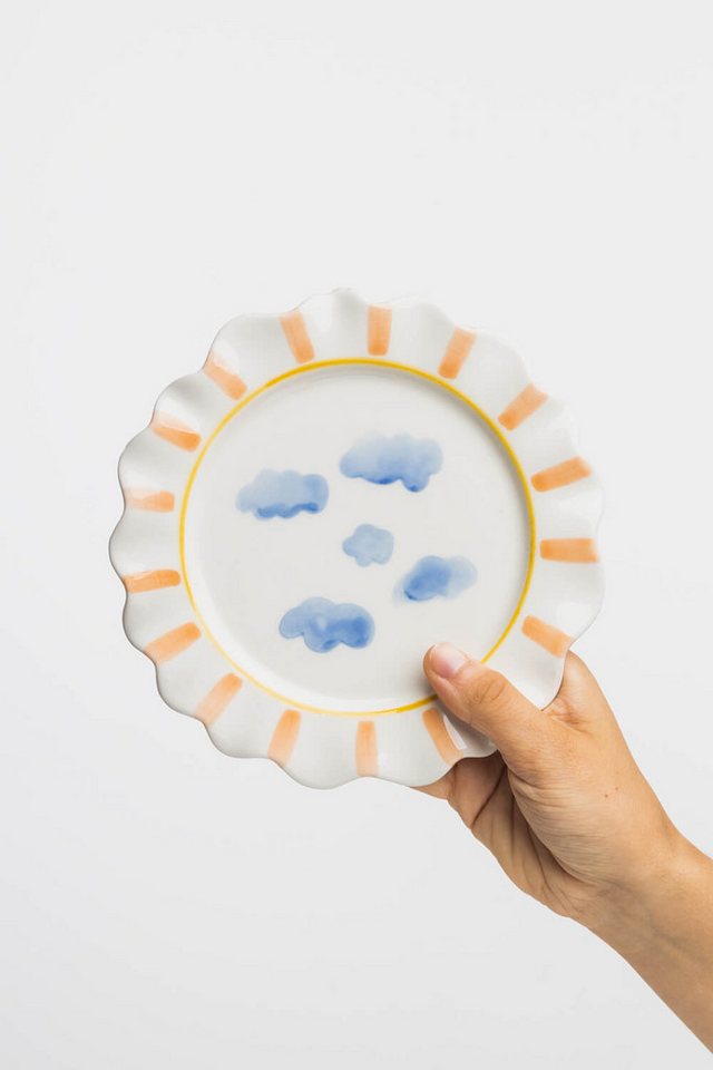 Tranquillo Kindergeschirr-Set Teller VELOBLOOM Ø18cm aus Steinzeug spülmaschinenfest Wolkenmotiv, Handbemalter Steinzeugteller mit gewelltem Rand mikrowellengee – Bild 4 von 5