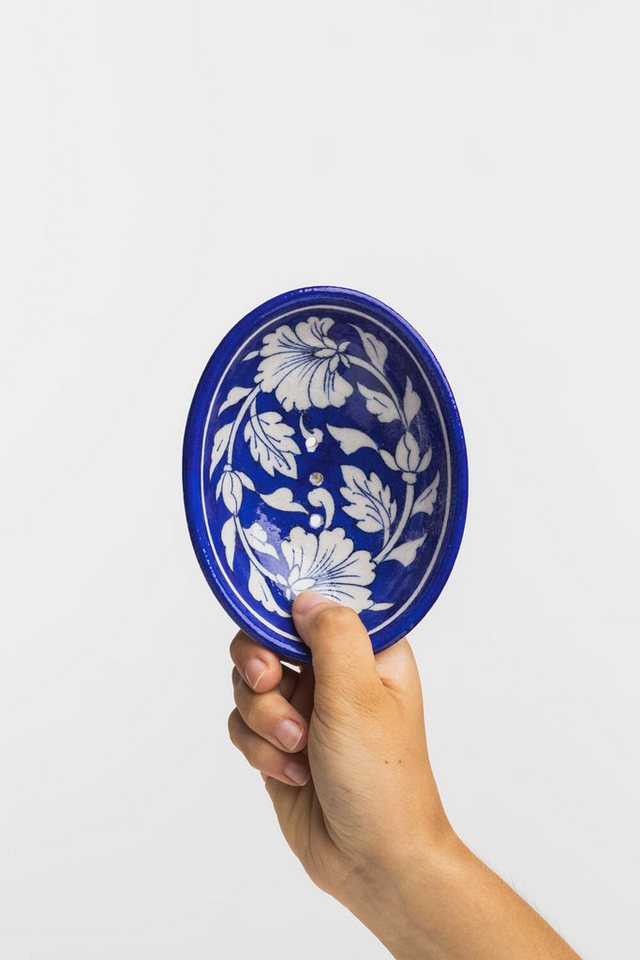 Tranquillo Seifenschale aus Keramik BLUE POTTERY oval 13x10x4 cm handbemalt mit Motiv blau, Breite: 10 cm, Handgeformte Seifenschale aus Keramik mit traditionel – Bild 3 von 4