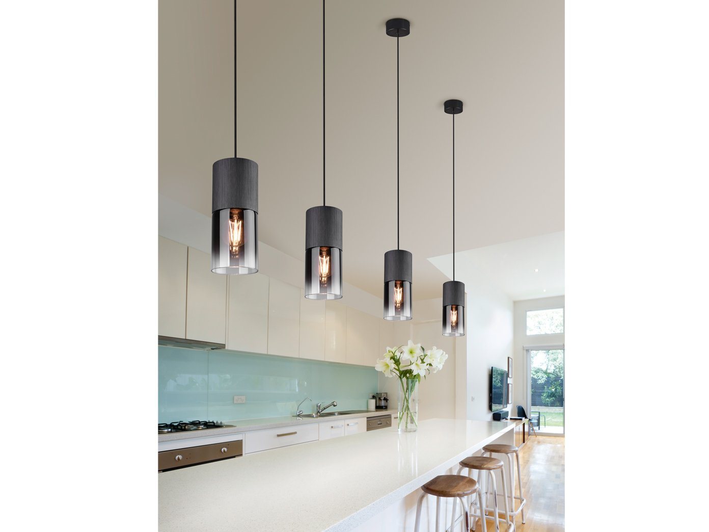 TRIO Leuchten LED Pendelleuchte, LED wechselbar, Warmweiß, klein, Rauchglas einflammig für über Kochinsel & Kücheninsel hängend – Bild 5 von 5