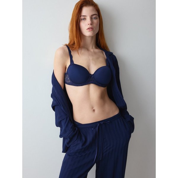 Triumph Bügel-BH Amourette WP Stretch-Spitze, glatte Cups, atmungsaktiv, leicht, feminin
