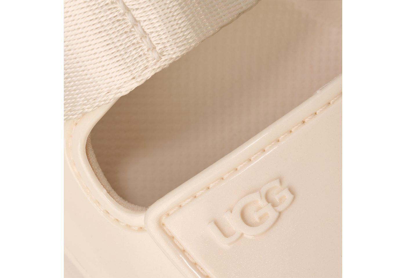UGG GOLDENGLOW GLOSSY SPARKLES Sandale Klettschuh, Sommerschuh mit trendy Plateausohle – Bild 2 von 5