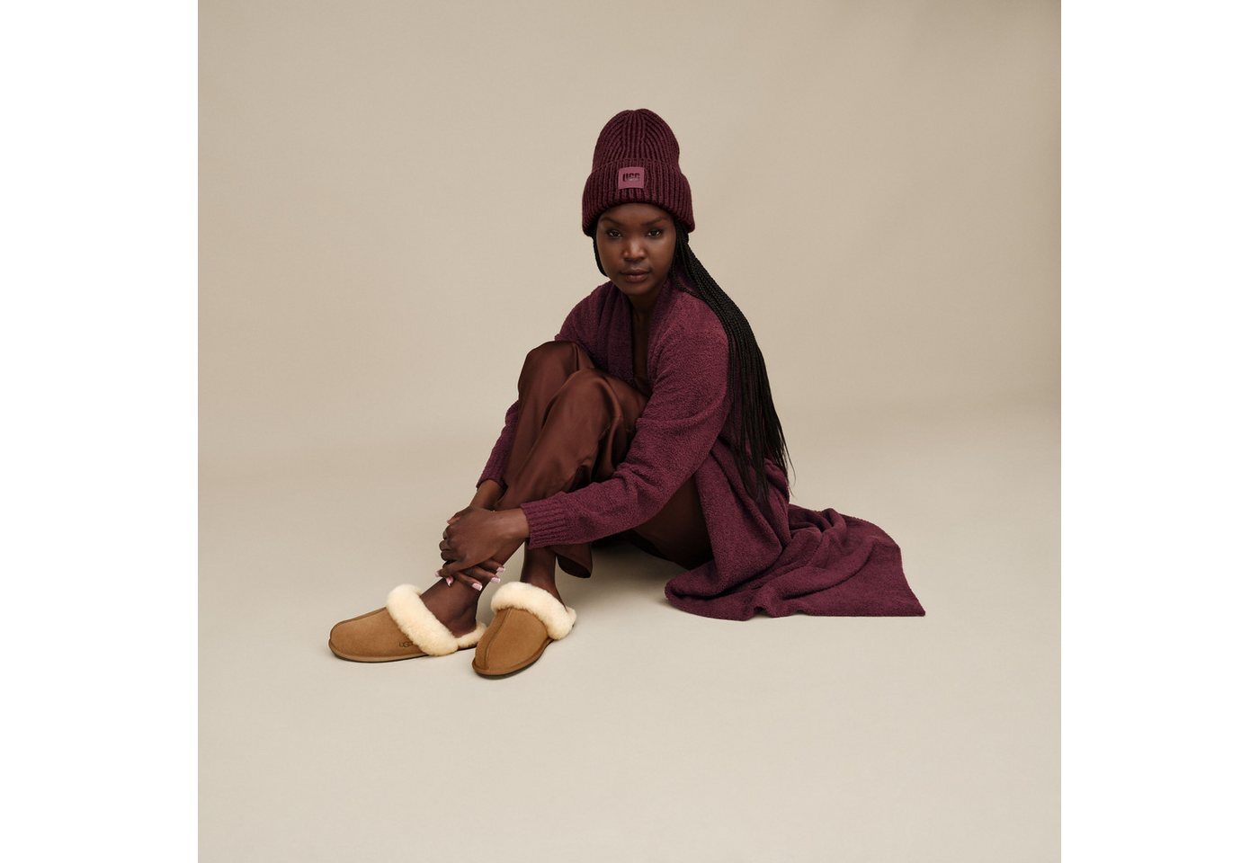 UGG Scuffette II Hausschuh Homeslippers, Hausschuh mit kuscheligem Fellimitat-Kragen – Bild 2 von 5