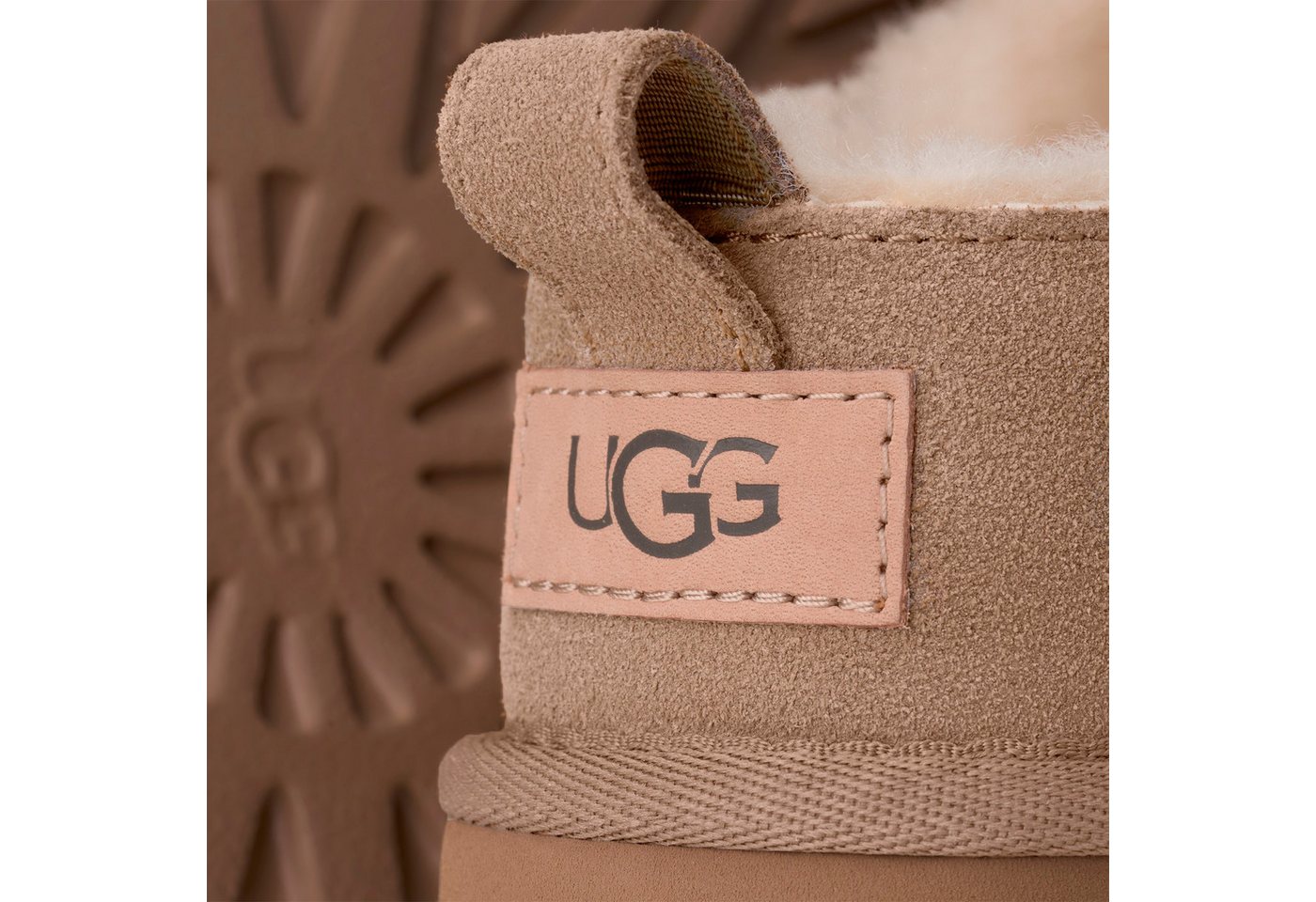 UGG Unisex CLASSIC MICRO Clog Homeslippers, Pantoffel, Schlupfschuh im neuen Design – Bild 2 von 5