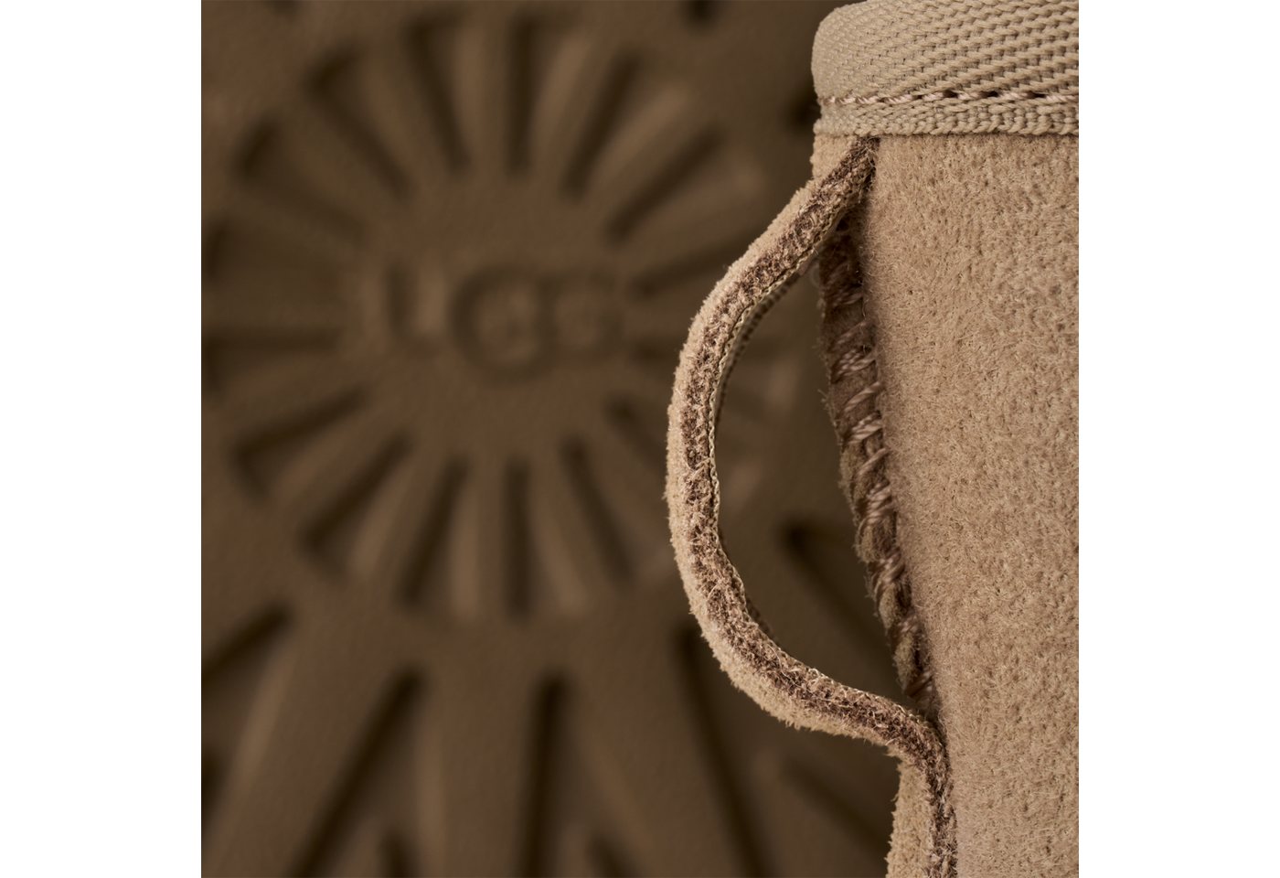 UGG W CLASSIC MINI II Schlupfboots, Bequemschuh, Freizeitschuh im Twinface-Design – Bild 3 von 5