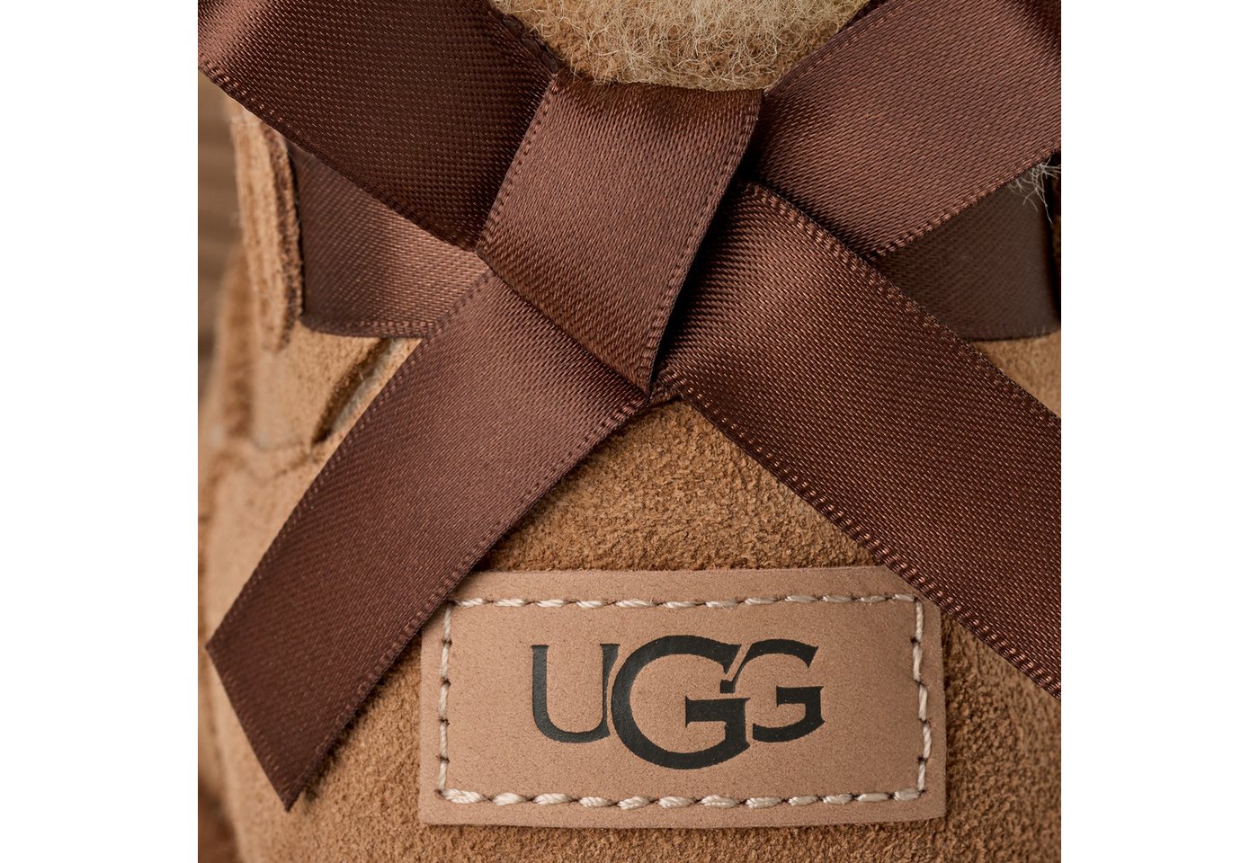 UGG W ULTRA MINI BAILEY BOW Schlupfboots Winterboots mit Schleife und Logo-Aufnäher an der Ferse – Bild 2 von 5