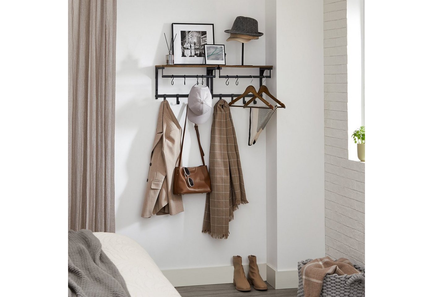 VASAGLE Wandgarderobe Garderobe mit Ablage, Wandregal, für Flur, Waschküche, 40 x 24 x 24 cm (1 St), 1er Set, 8 abnehmbare Haken, Industrie-Design, vintagebraun – Bild 4 von 5