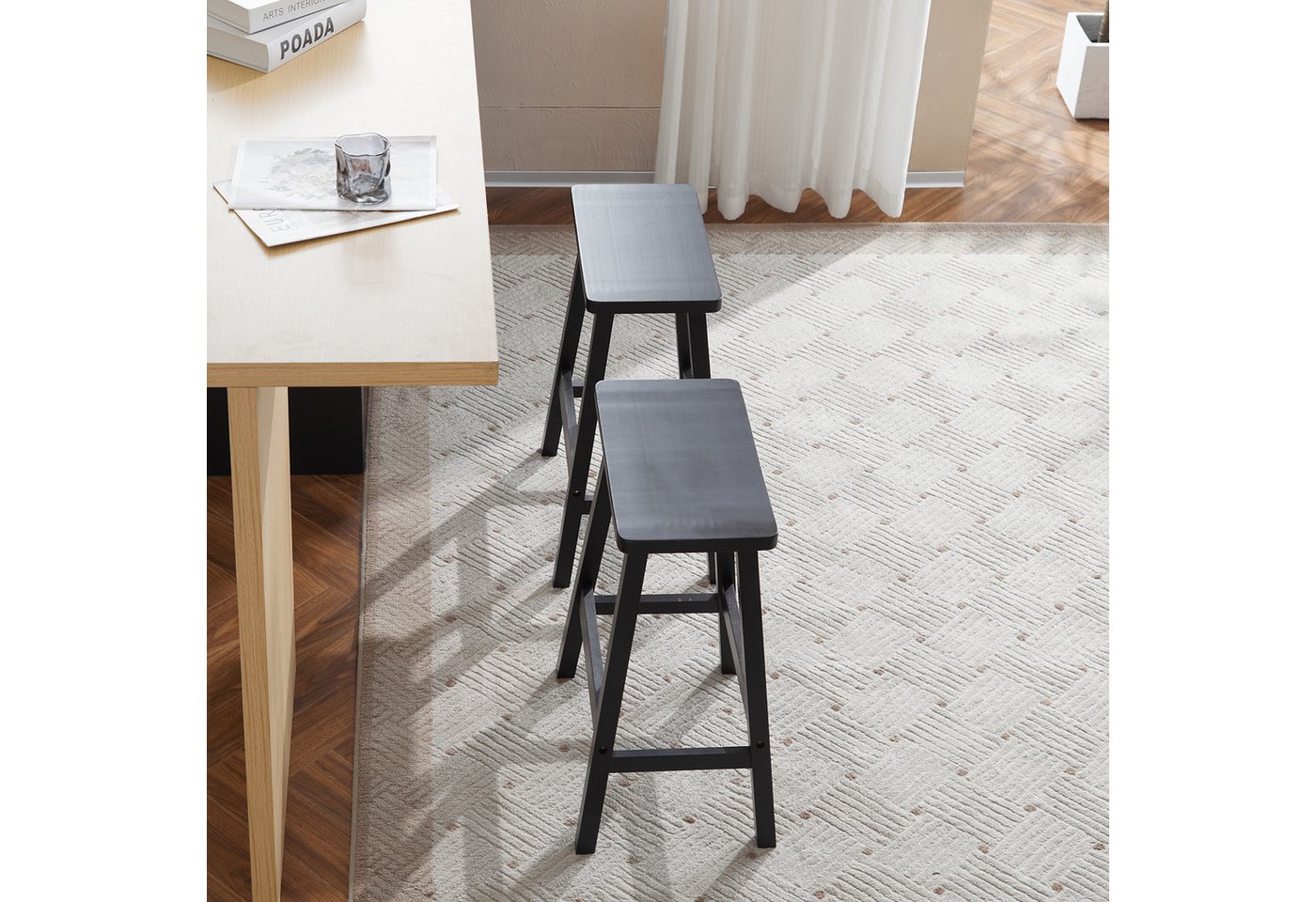 VINGLI Barhocker 2er Set aus Kiefernholz mit Sattelsitz, Ergonomisch, bis 120 kg, Ideal für Küche, Bar und Terrasse, Schwarz/Naturholzfarbe – Bild 5 von 5