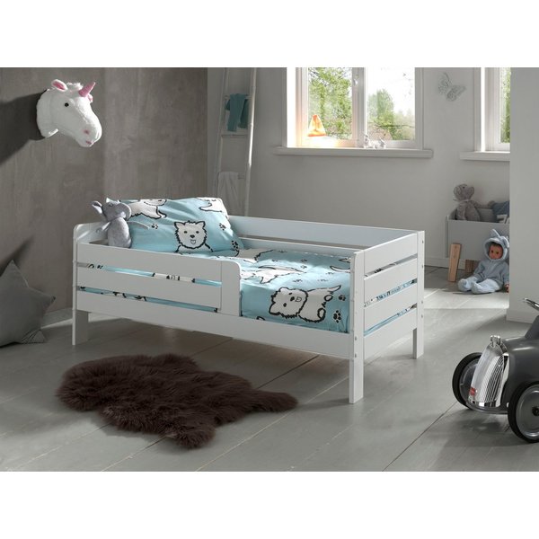 Vipack Kinderbett Junior, Kiefermassiv mit umlaufendem Absturzschutz und Rolllattenrost (B/H/T ca. 143,6x56x70cm, mit niedrigem Betteinstieg), wahlweise in 2 Fa