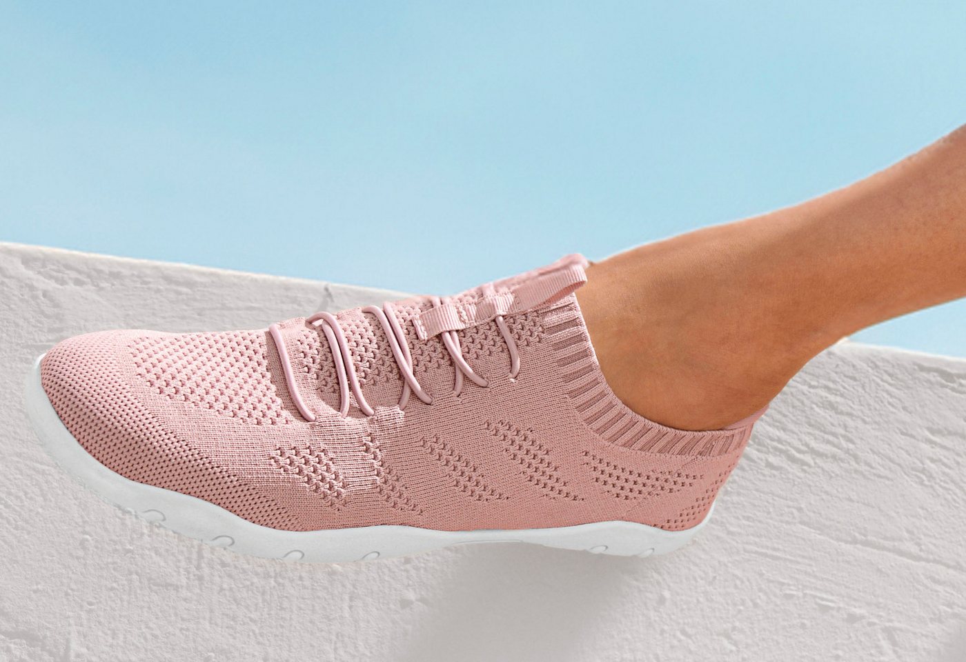 Vivance by Lascana Freizeitschuh, Slip-On-Sneaker, Halbschuh, ultraleicht Sneaker zum Reinschlüpfen mit elastischen Schnürbändern VEGAN – Bild 2 von 5