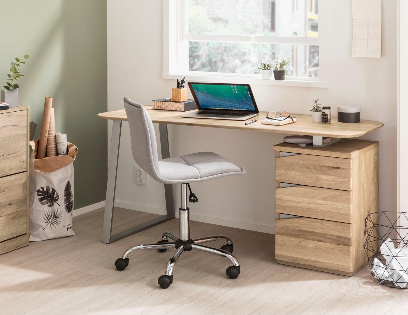 VOGL Möbelfabrik Schreibtisch Erik, mit Schweizer Kante, teilmassiv, Breite 150 cm, Made in Germany – Bild 2 von 5