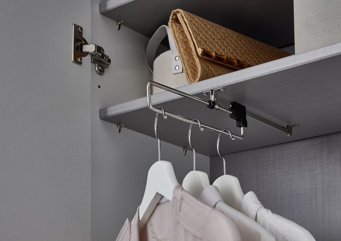 Wimex Kleiderschrank Mugano,in 3 Breiten, 2 Tiefen, viele Farben, Made in Germany (in Basic oder Premium Ausstattung) mit kurzen Griffen aus Metall – Bild 5 von 5