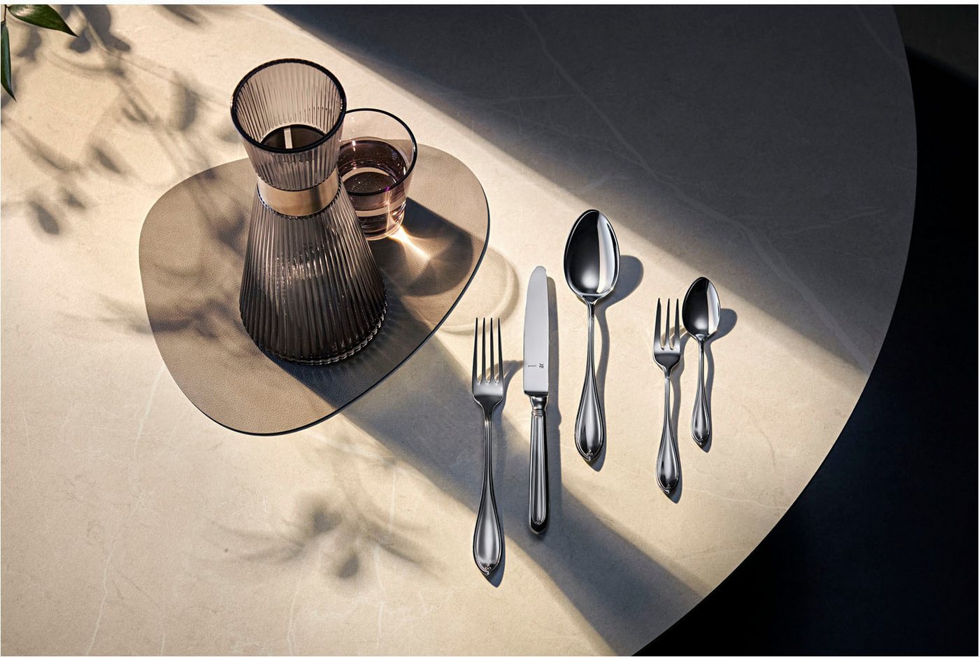 WMF Besteck-Set Premiere in klassisch-eleganter Optik, ergonomisch, Wellenschliff (30-tlg), 6 Personen, Cromargan® Edelstahl Rostfrei 18/10, spülmaschinengeeign – Bild 4 von 5