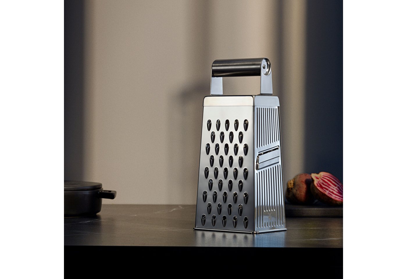WMF Vierkantreibe mit 4 -in-1-System, Cromargan® Edelstahl Rostfrei 18/10, (1-St., zum Reiben, Schneiden, Raspeln und feinen Zerkleinern), Ergonomisch, stabiler – Bild 3 von 5
