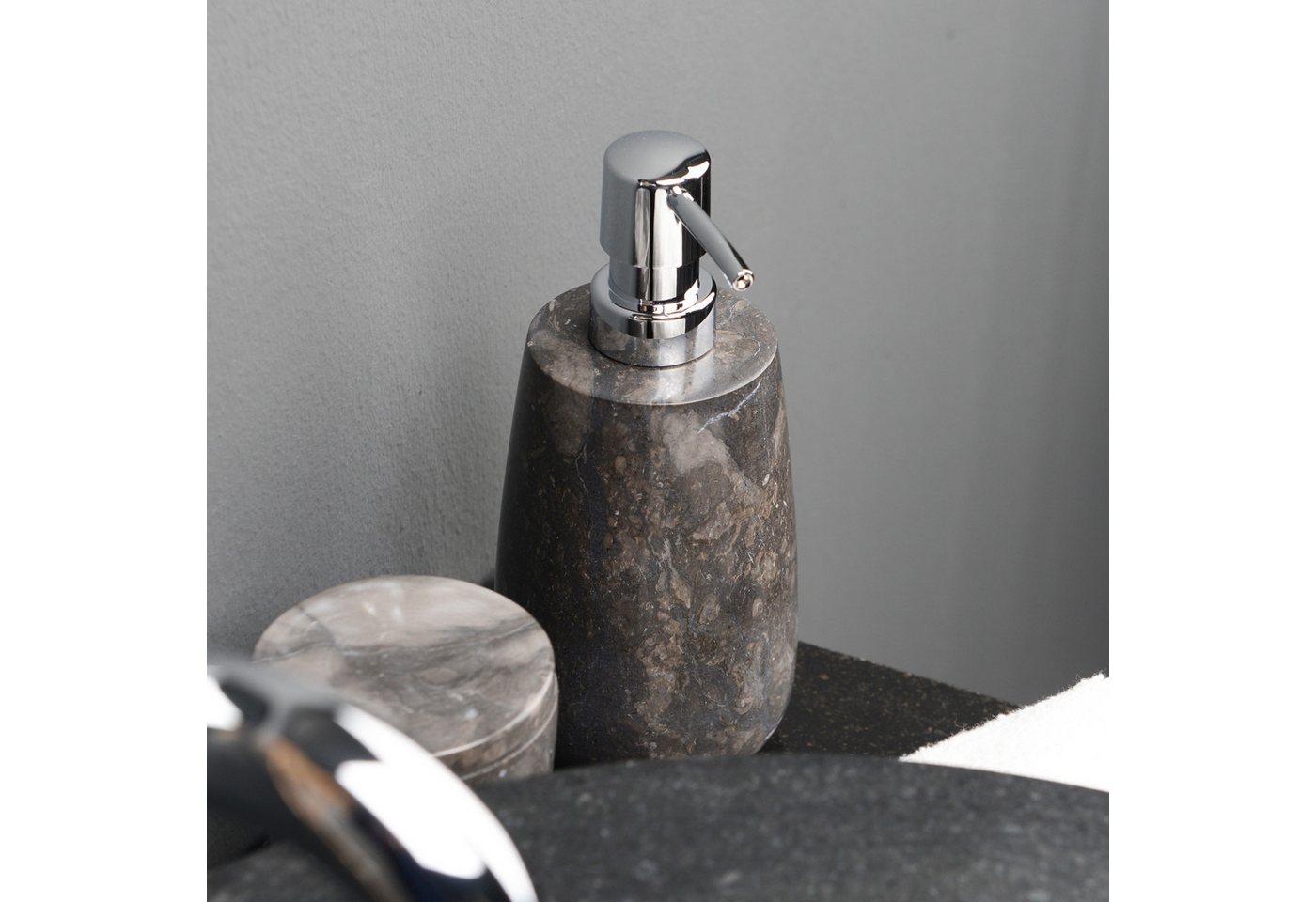 wohnfreuden Seifenspender Marmor Seifenspender Cara schwarz, 30833 – Bild 4 von 5