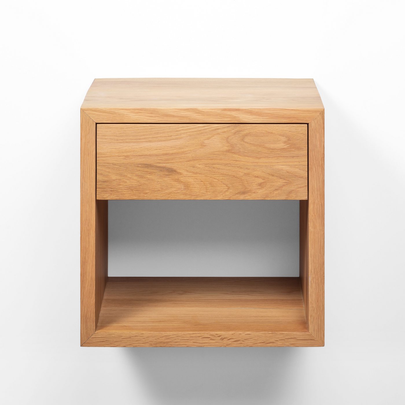 Woodek Design Nachttisch HUGO, elegantes Wandregal im skandinavischem Design H39 x B39 x T30cm (Ablagetisch aus matt lackiertem massivem Eichenholz, 1-St., schw – Bild 5 von 5