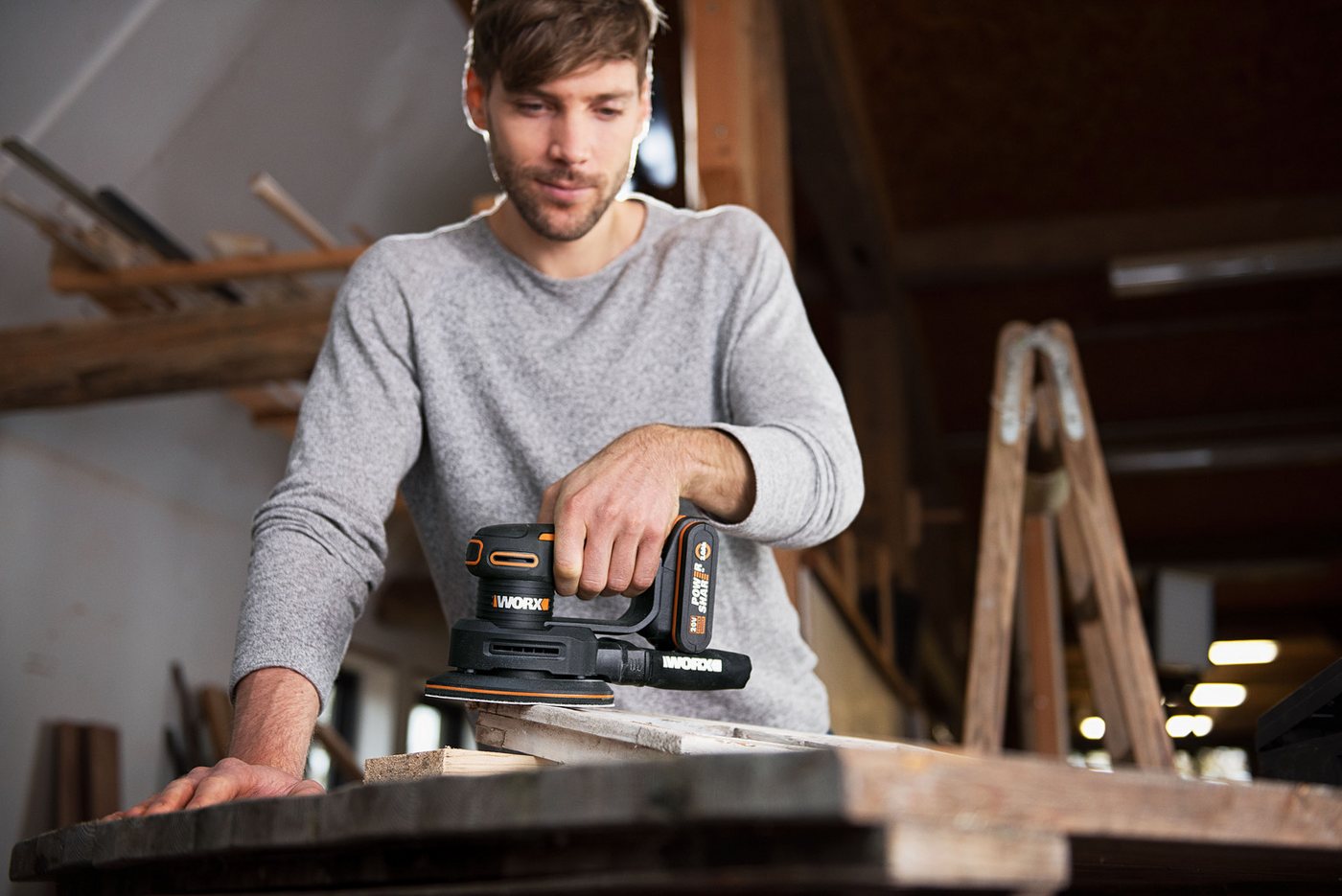 Worx Akku-Tellerschleifer WX822.9, für Holzmöbel und Türen, mit Staubfangsack, ohne Akku & Ladegerät – Bild 5 von 5