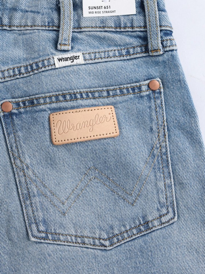 Wrangler Straight-Jeans reguläre, gerade Beinform - SUNSET FROSTY SILVER – Bild 4 von 4
