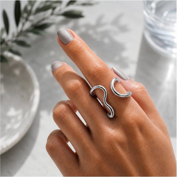 XCOAST Fingerring Wave Ring Damen Silber – Verstellbarer Edelstahl Ring im Wellen-Design (inkl. Schmuckkästchen, 1-tlg., einzeln), verstellbar (anpassbar an ver